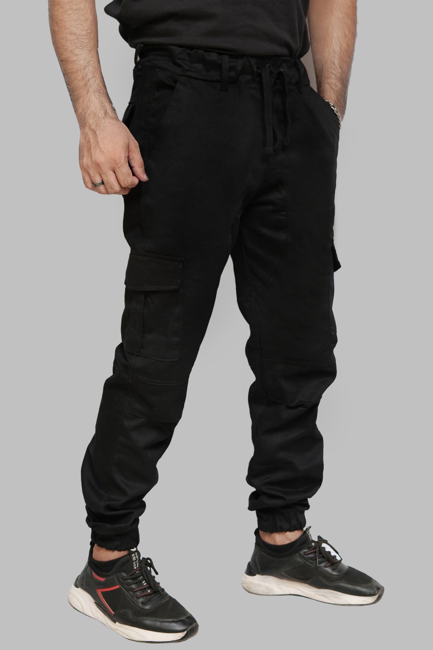 BLACK CARGO TROUSER